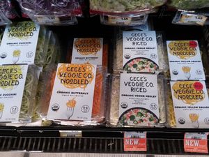 Organic and vegan veggies for healthy noodles or as rice at Sprouts Farmers Market in Naples