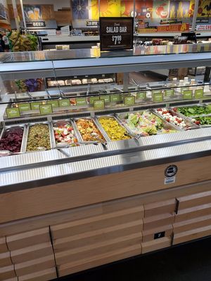 Salad bar at Sprouts Farmers Market in Naples