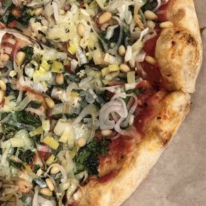 Shallot, nettle, and leek special (vegan version) at Tony Tutto Pizza in Ross