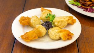 11. Golden Money Bags at Tian Ci Vegan in Darlington