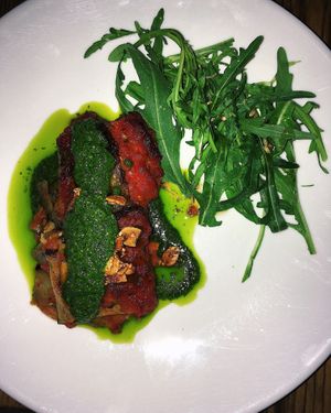 Parmigiana with cashew pesto, tamari almonds and lacto fermented tomato sauce - this dish blew my mind! I didn’t want it to end and would definitely be going back for more 🤤 at Plant Club in North London