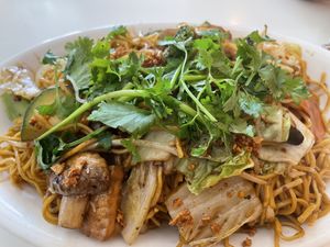 Chow mein at Golden Lotus Vegan Restaurant in Oakland