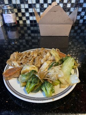Pan Fried Chow Fun w/Stir-Fried Veggies - Ready to Eat 🤭  at Golden Lotus Vegan Restaurant in Oakland