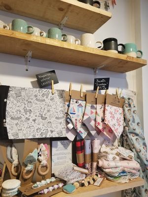 Articles à vendre at Ô Village in Quebec