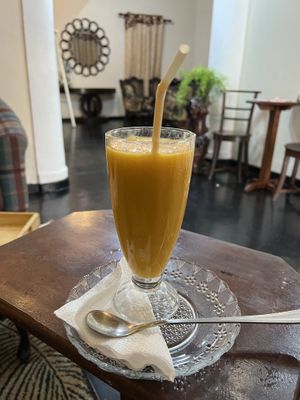 Mango juice  #Veganuary at Cafe 82 in Galle