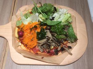 Pizza with fresh vegetables at M's Table in Yokohama