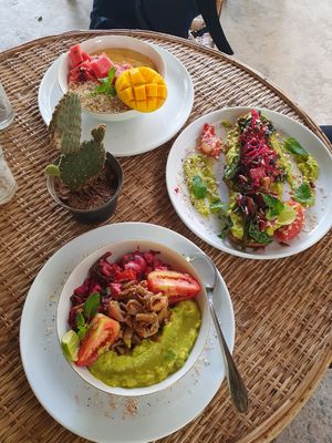 Lunch Bowl (bottom), Avocado Toast (right), Summer Bowl (top) at Banana Chill in Kandy