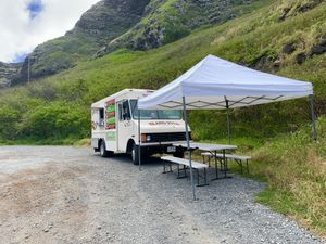 Island Pita Food Truck:  Outdoor seating at Island Pita - Food Truck in Kailua