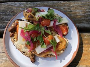 Delicious sandwich geroosterde paprika, tahin, koolrabi en rode ui  at Vroesenpaviljoen in Rotterdam