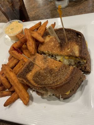 The jackfruit rueben with sweet potato fries.  at Blondie's in Flint