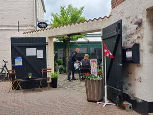 Some outdoor seating at Spiseriget in Varde