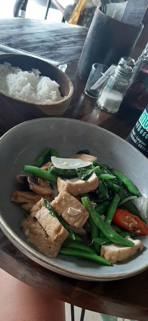 Tofu and veg at LemonGrass Thai Restaurant in Legian
