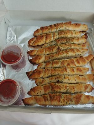 $8.00 for 10 Vegab Spliffs: staff advised they make them fresh with no Parmesean at The Pizza Joint - Westwind Dr in El Paso