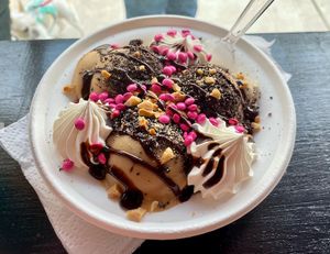 Chocolate peanut butter sundae at Sugar Spell Scoops in Sharpsburg