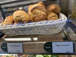 yes!!!!  at Dean & David - Wiener Platz Am Hauptbahnhof in Dresden