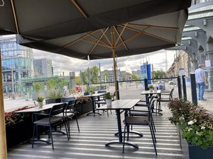 outside at Dean & David - Wiener Platz Am Hauptbahnhof in Dresden