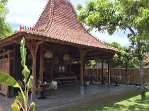 Looking into the cafe.   at Kayu Lembongan in Lembongan