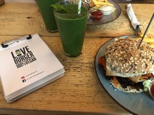 Sichuan Burger Green Smoothie at LoveBurger in Berlin