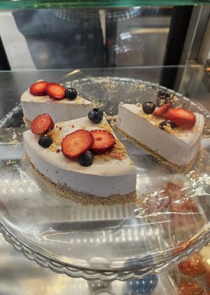 Cake in display at VegB12 in Tallinn