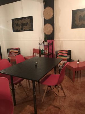 A helpful instruction  at 100% Mexicano Vegano in Mallorca