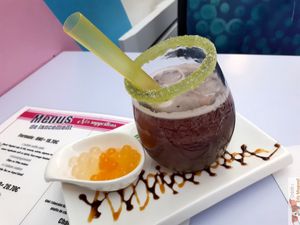 Bubble tea at Waffles Folies in Paris