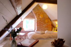 Pretty Attic room, single room in top of the house, Shared quality shower on first floor.  at Lut's B&B in South Hykeham