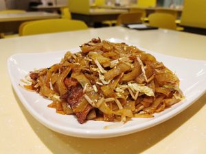 Stir fry flat noodles with "beef" at Good Vegetarian Restaurant 上善素餐廳 in Hong Kong Island