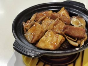 Tofu and veggie fish hotpot at Good Vegetarian Restaurant 上善素餐廳 in Hong Kong Island