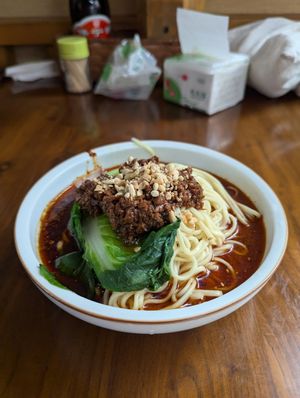 Dandan noodles (medium portion?) at Su Shan Mian 素山面素食 - 雅仕苑店 in Chengdu