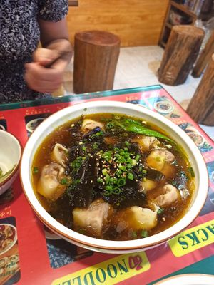 Wonton soup at Su Shan Mian 素山面素食 - 雅仕苑店 in Chengdu