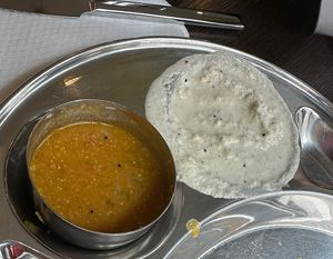 Sehr leckere Saucen  at Saravana Bhavan in The Hague
