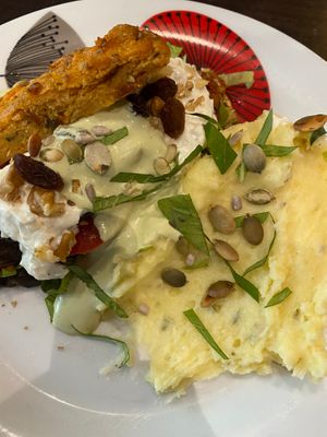 Mille-feuille aubergine, purée au citron at Biogstore in Nice