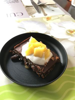 Brownie black beans, chocolate, mango at Biogstore in Nice