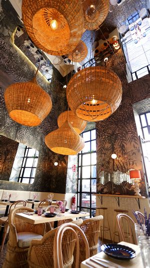 restaurant lounge at Avocado Love in Madrid