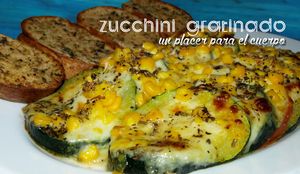 Zucchini, tomato, sweet corn, mozzarella cheese, olive oil, basil and curry, accompanied by garlic bread. at Atavico Cafe in Quito