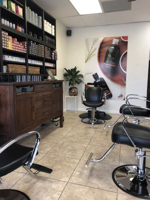 Color bar at Scisters Salon in La Mesa