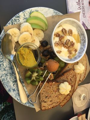 Frühstück Pflanzengourmet - vegan 🌱  at Wilma Wunder in Dusseldorf