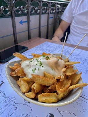 Patatas bravas  at Tintoreria Hamburgueseria in Ribes De Freser