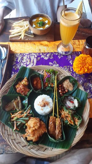 Nasi Campur & Pumpkin Soup & Fresh Orangejuice at Sun Sun Warung in Ubud