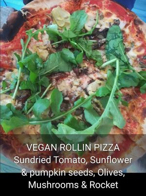 Pizza,u het 'n keuse uit 'n verskeidenheid!  at Moonshine Runners Diner in Sedgefield