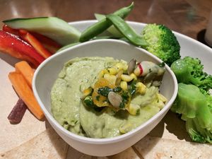 Avocado Hummus with Vegetables & GF pita bread (regular isn’t vegan) at Flower Child in The Woodlands