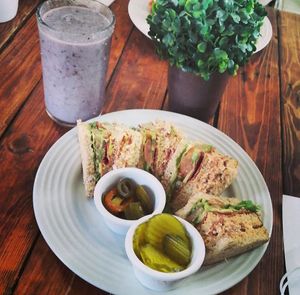 Club sandwich y Smoothie. at Vegan Center in Hermosillo