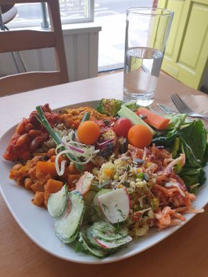 A great option in front of the train station. Place was very clean and the staff was nice and fast . Food is totally inexpensive and the taste is amazing!!! at Limau in South West London