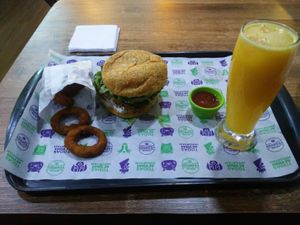 Combo do sanduíche de "peixe" at Novos Veganos - Pinheiros in Sao Paulo