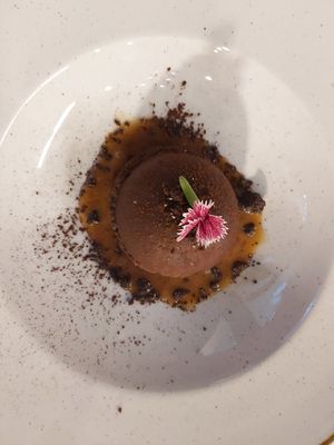 Chocolate cake at Bistro Tendresse in Montreal