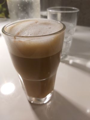 Latte at Bistro Tendresse in Montreal