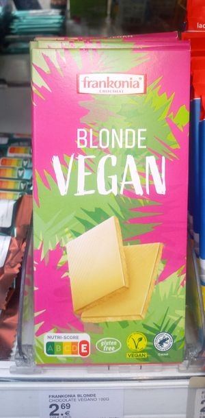 Vegan chocolate bar at Müller in Campos