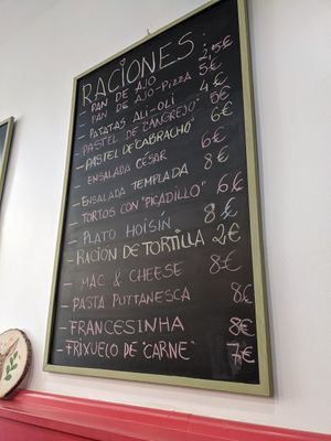 Menu at Mostaza y Media in Gijon