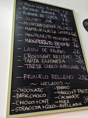 Menu at Mostaza y Media in Gijon