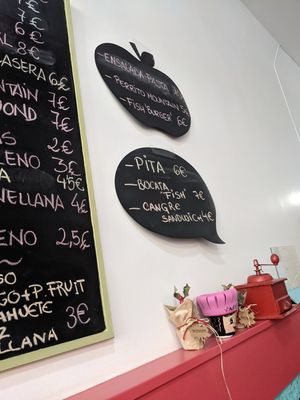 Menu at Mostaza y Media in Gijon